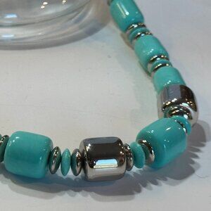 Vintage Turquoise & Silver Barrel Clasp Necklace EUC